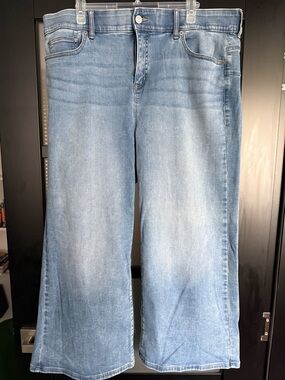 Torrid Bombshell Wide Leg Ankle Cropped-Super Soft Wide-Leg Jeans